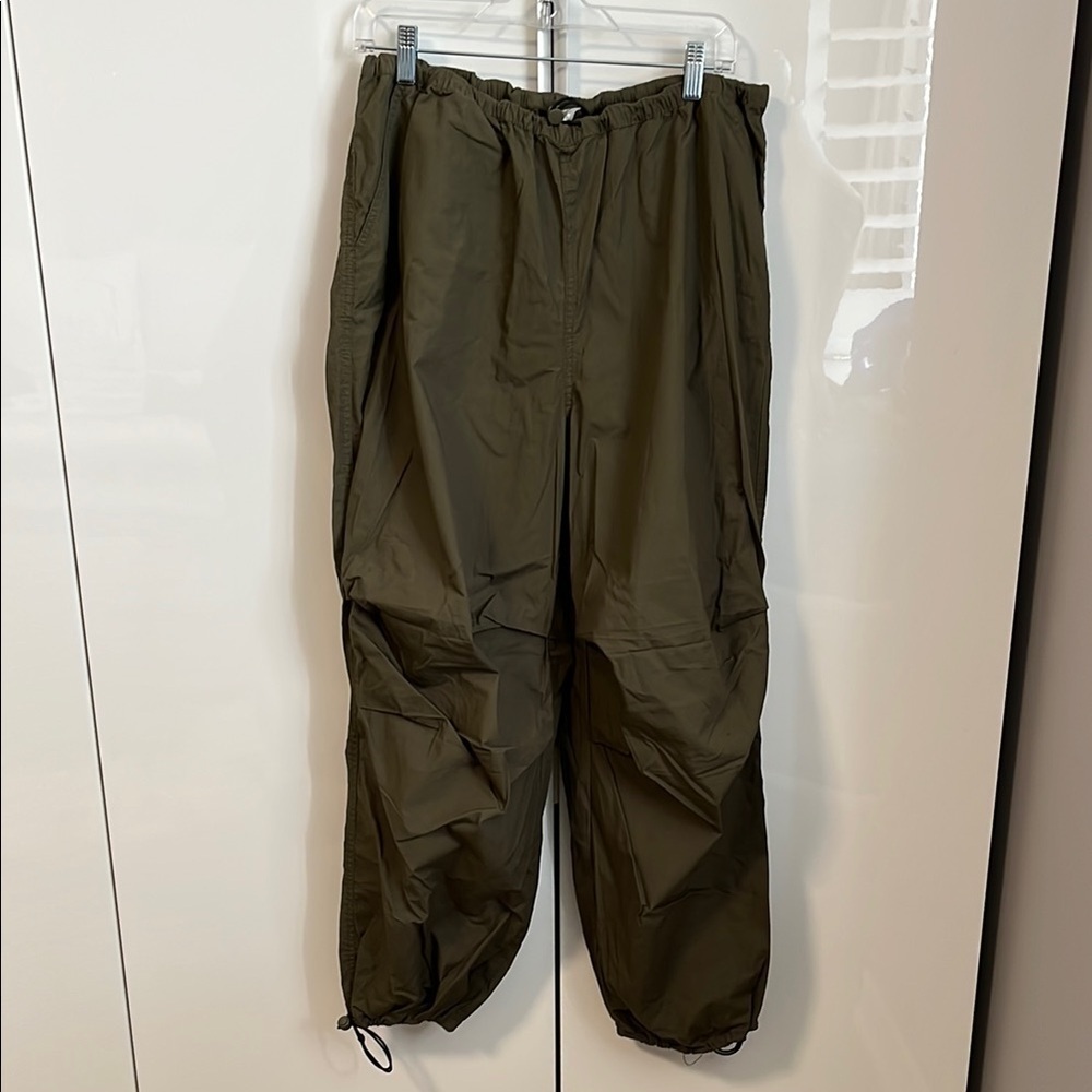 H&M Khaki Green Cotton Parachute Technical Pants, Size L